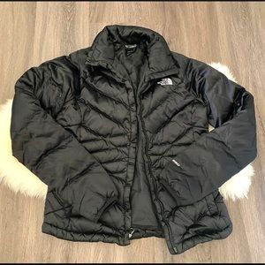 Women’s black north face puffer